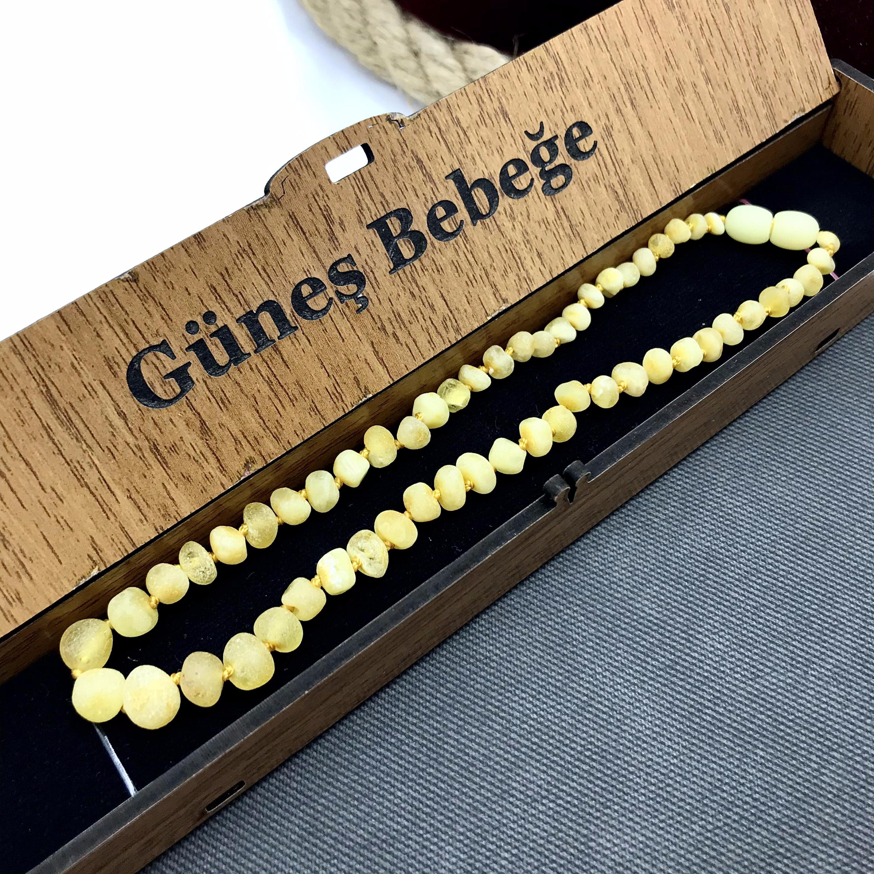 İsme Özel Kutulu Sarı Renk Damla Kehribar Bebek Diş İsme Özel Kutulu Sarı Renk Damla Kehribar Bebek Diş